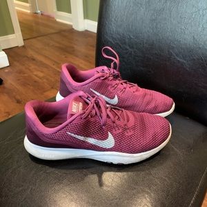 Nike women flex size 7.5